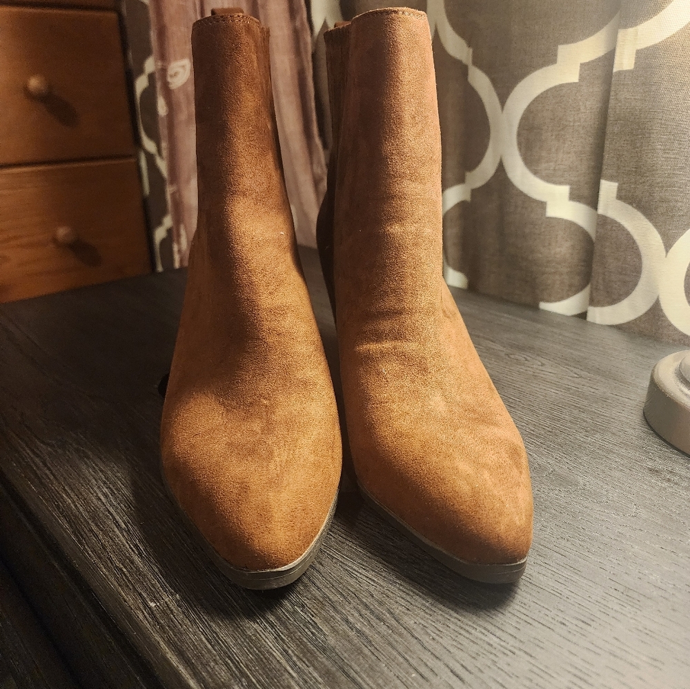 New Espirit suede boots sz11